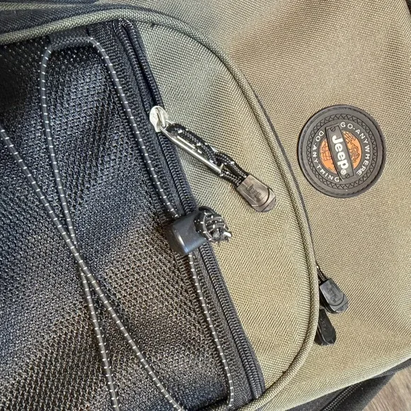 Y2K Jeep Rolling Backpack Travel Bag Olive Green Black 20 Inch Carry On Luggage - Picture 4 of 13